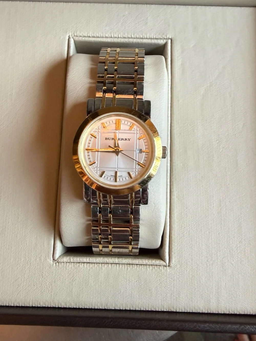 Luxurious  BURBERRY Watch